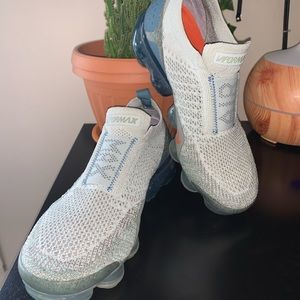 WOMENS vapormax